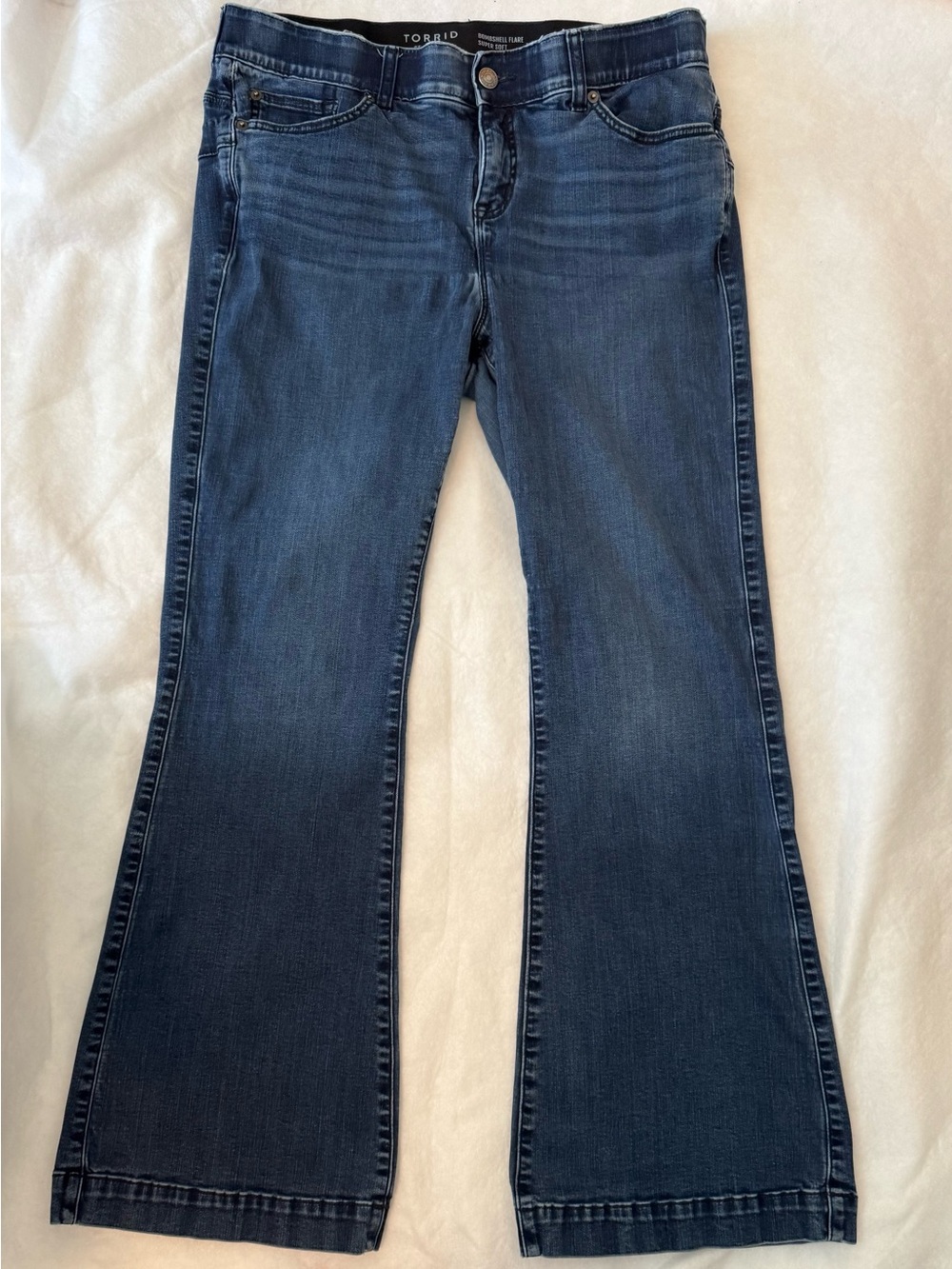 Torrid Bombshell Flare Super Soft Jeans Size 18 Tall Medium Wash GC